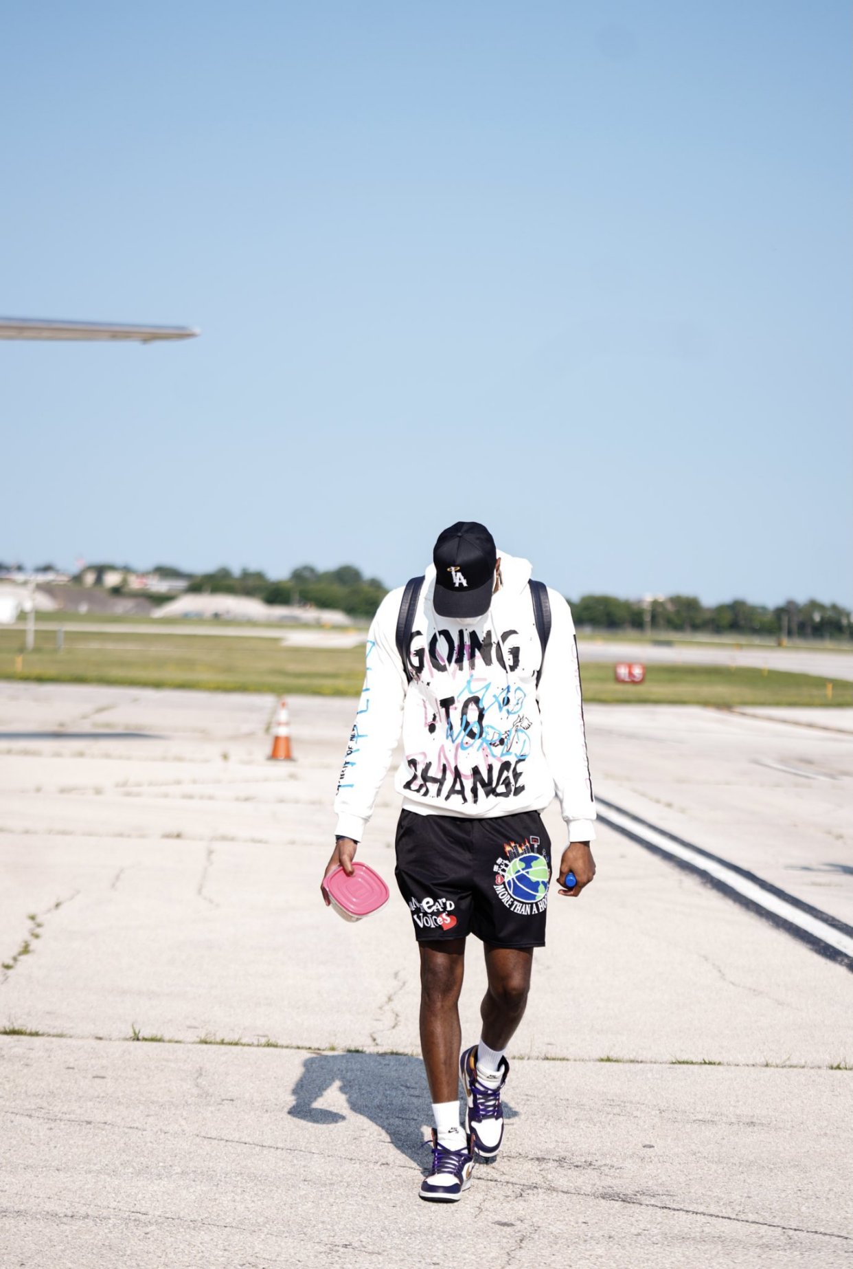 里程碑夜密尔沃基雄鹿门线救险；法甲冲刺阶段刷纪录；信心回归；轮换策略成焦点的简单介绍